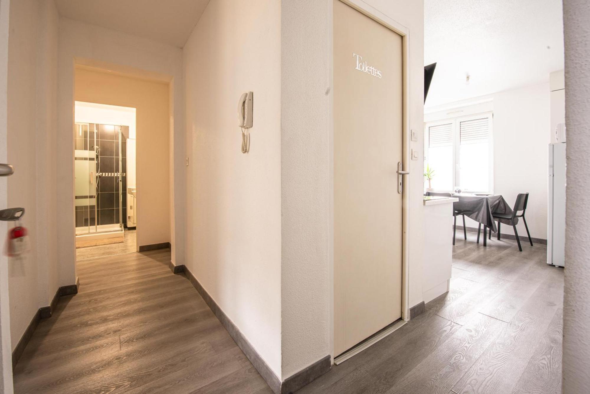 Ferienwohnung Oasis Mulhousien - Rdc, Wifi, Parking Mülhausen Exterior foto